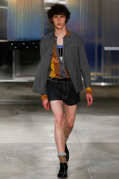Look 3